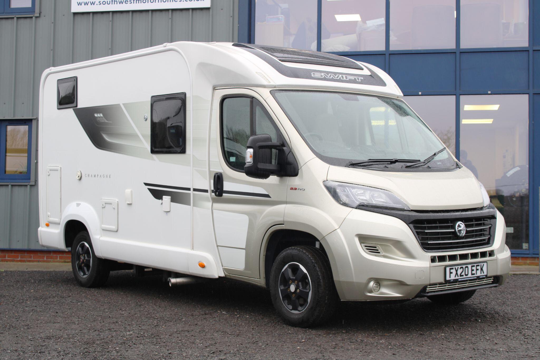 Swift Escape Compact C205